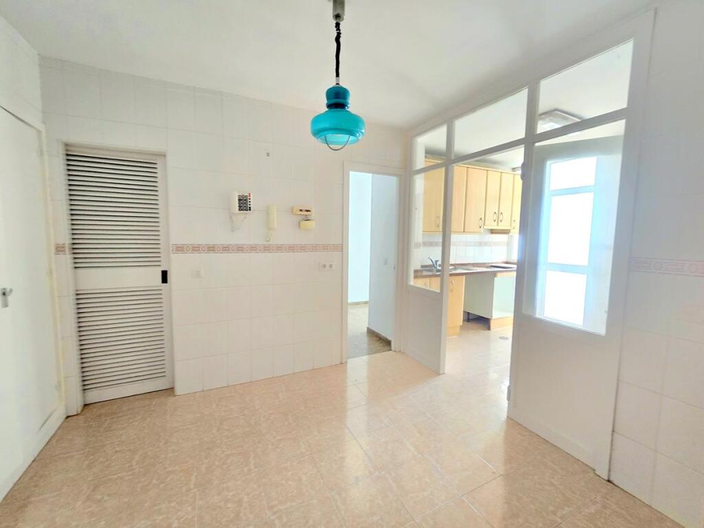 Imagen 2 de DESCUBRE EL HOGAR DE TUS SUEÑOS EN EL CORAZÓN DE MÁLAGA  214M2 CONSTRUIDOS