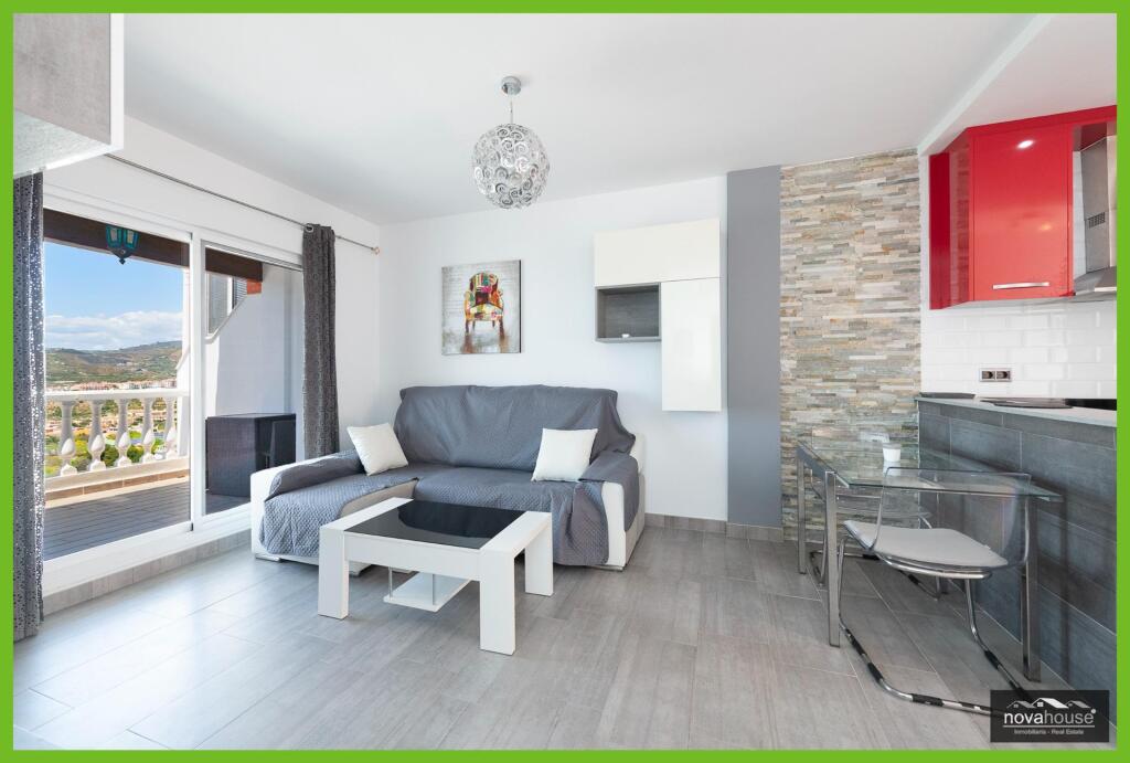 Imagen 4 de Piso recientemente renovado con increibles vistas en Torrox costa
