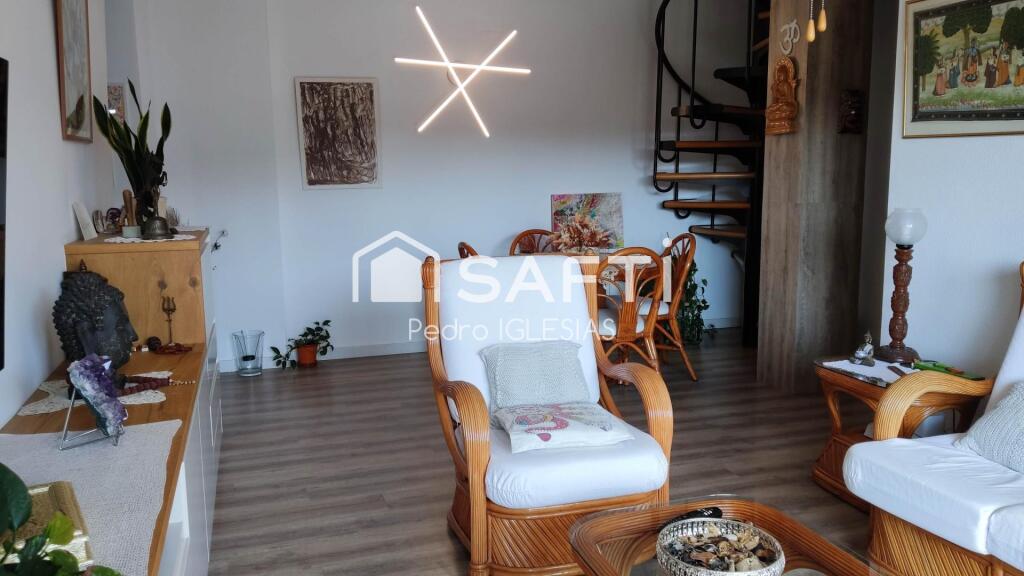Imagen 3 de Atico Duplex con terraza privada y vistas increibles.