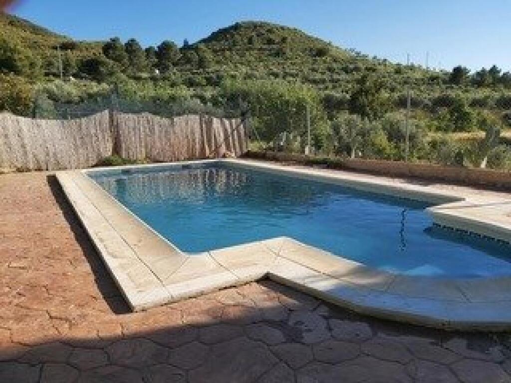 Imagen 2 de Terreno con piscina