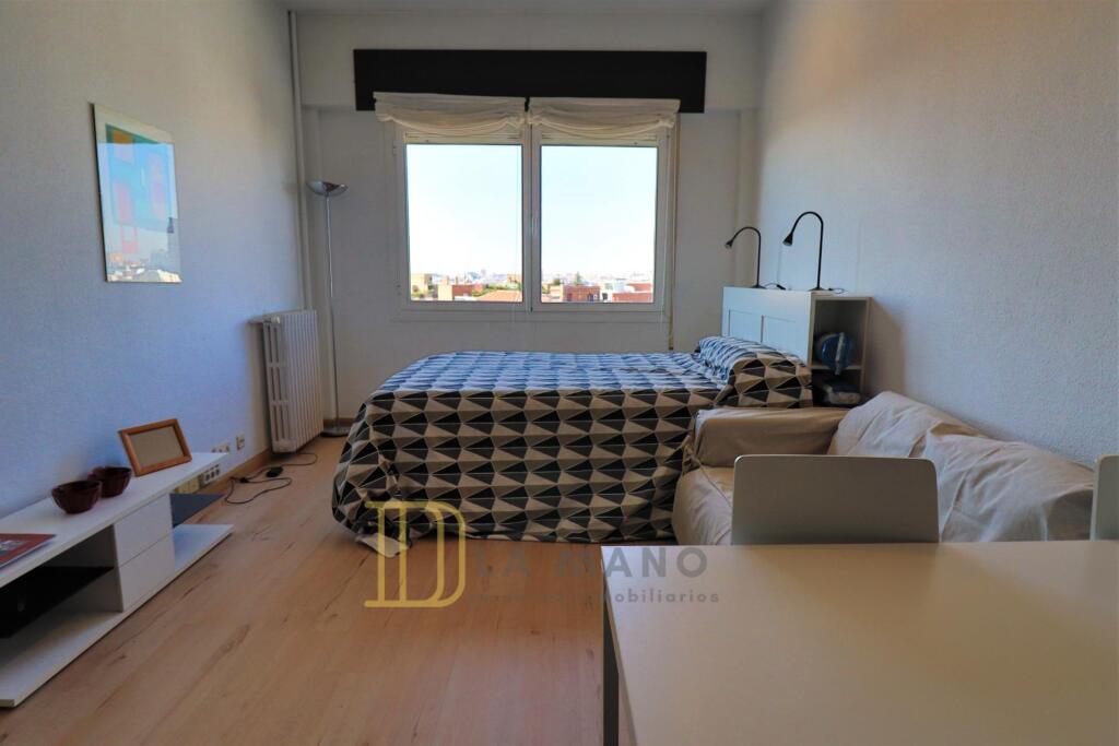 Imagen 2 de ¡ESTUPENDO ESTUDIO AMUEBLADO CON UNAS VISTAS ESPECTACULARES DE MADRID!