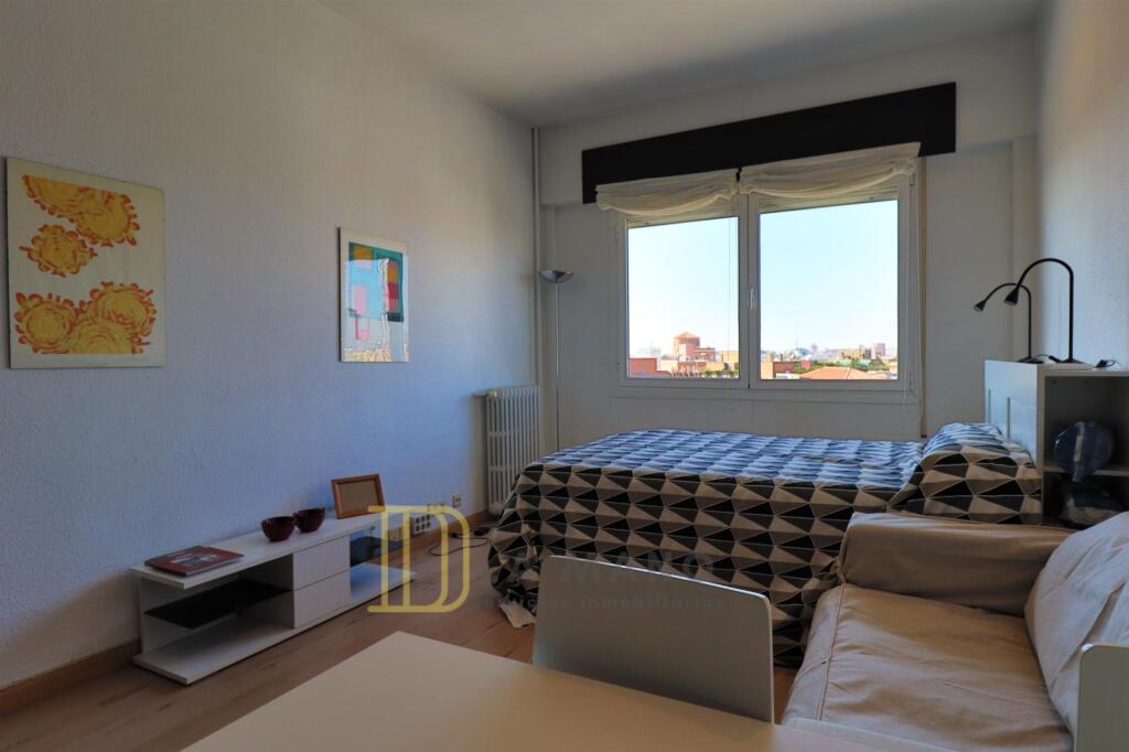 Imagen 3 de ¡ESTUPENDO ESTUDIO AMUEBLADO CON UNAS VISTAS ESPECTACULARES DE MADRID!