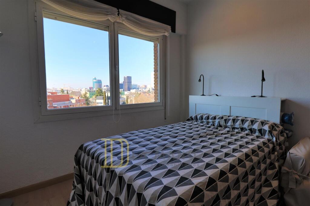 Imagen 4 de ¡ESTUPENDO ESTUDIO AMUEBLADO CON UNAS VISTAS ESPECTACULARES DE MADRID!