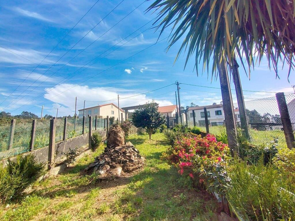 Imagen 2 de Casa independiente con jardín y  vistas impresionantes en Santiago de Compostela.