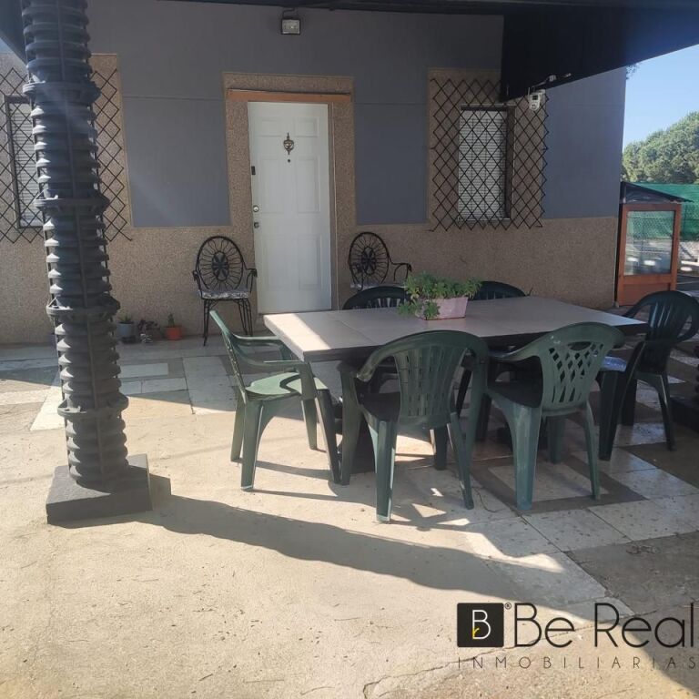 PISCINA Y ZONA DE OCIO EN MÉRIDA