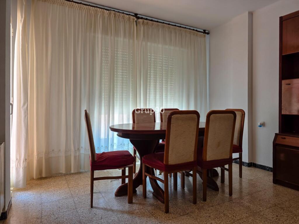 Imagen 4 de ? ¡OPORTUNIDAD EN LA ZONA CLOT! PISO DE 4 HABITACIONES CON ASCENSOR ?