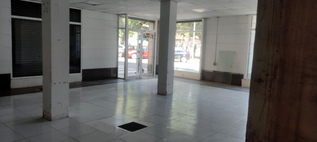 Imagen 3 de Local comercial en Alquiler en Canovelles Barcelona