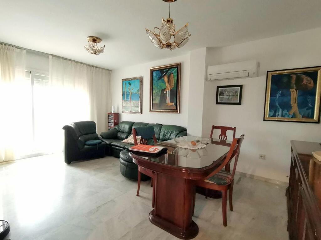 Imagen 2 de EXCLUSIVO ÁTICO EN TEATINOS: ESPACIOS AMPLIOS Y VISTAS PANORÁMICAS 3D+2B+G+T+PISCINA+TERRAZA