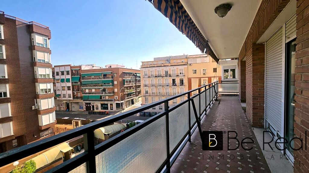 Imagen 4 de EN VENTA PISO CON TERRAZA A REFORMAR EN PUERTA DEL ÁNGEL (MADRID).