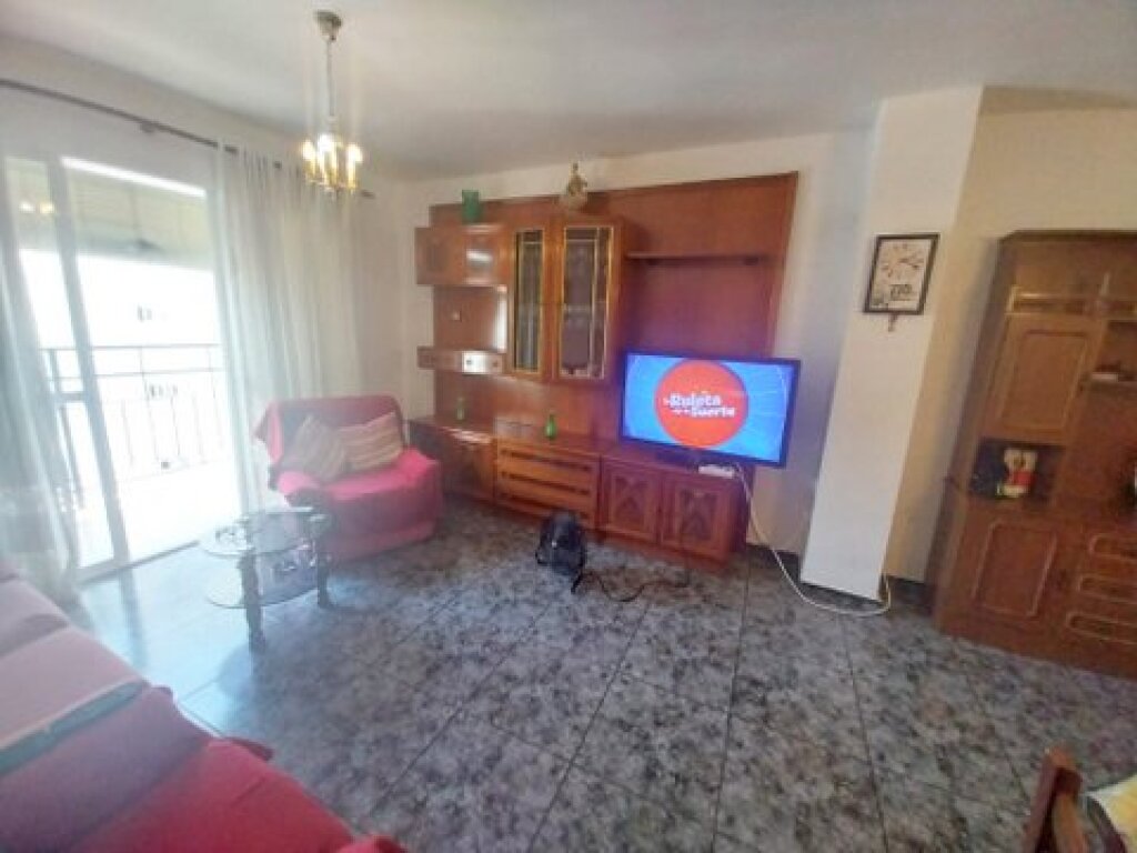 Imagen 3 de SE VENDE PISO DE 3 DORMITORIOS UBICADO EN EL CENTRO DE ESTEPONA.
