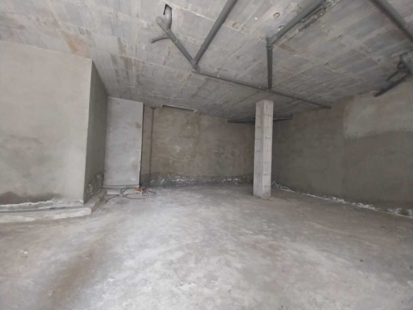 Imagen 2 de ALQUILER DE LOCAL COMERCIAL CON UNA UBICACIÓN EXCELENTE EN ESTEPONA