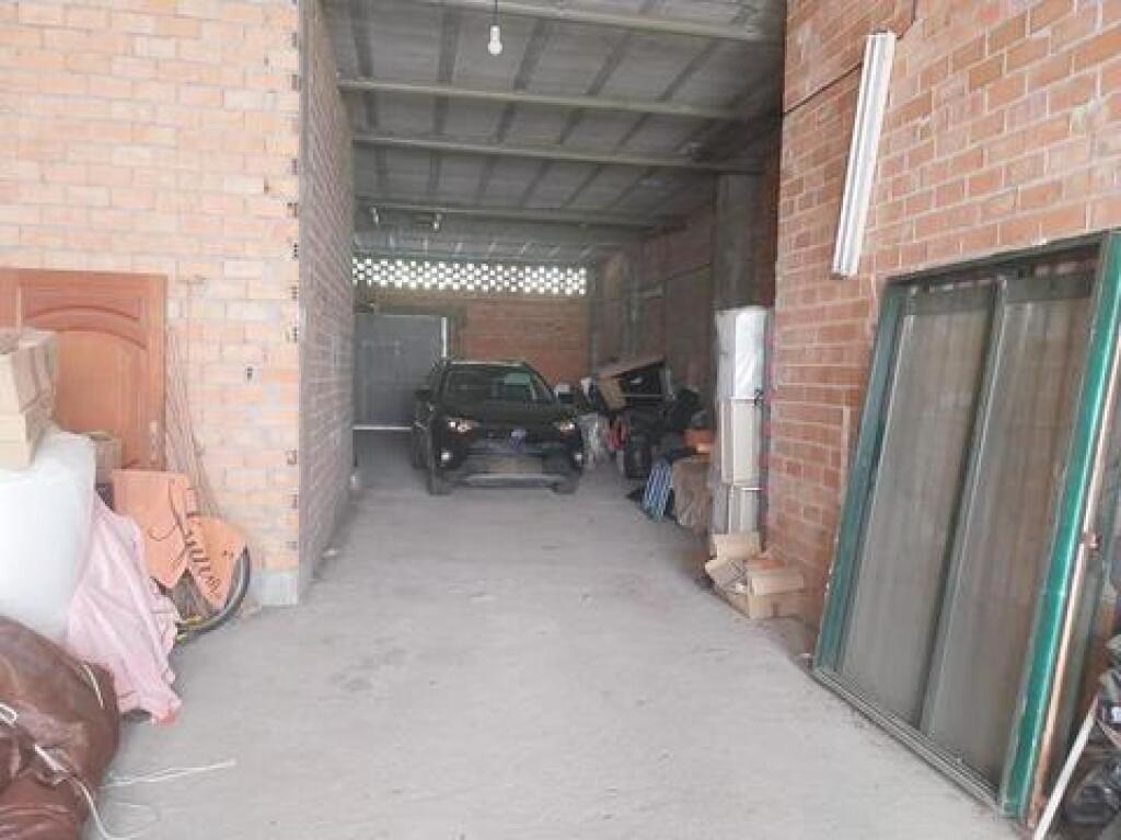 Imagen 4 de SE VENDE LOCAL COMERCIAL EN BRUTO CON UNA UBICACIÓN EXCELENTE EN  ESTEPONA