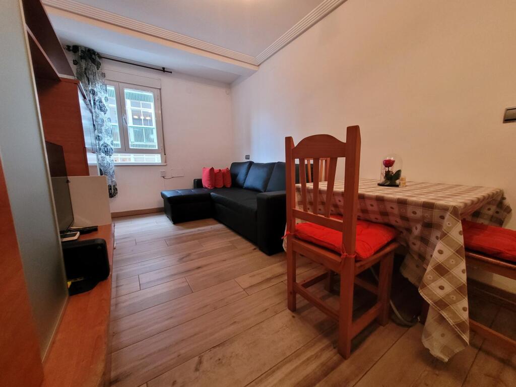 Imagen 2 de OPORTUNIDAD!!! SE VENDE PISO EN ARZOBISPO MARCELO GONZALEZ