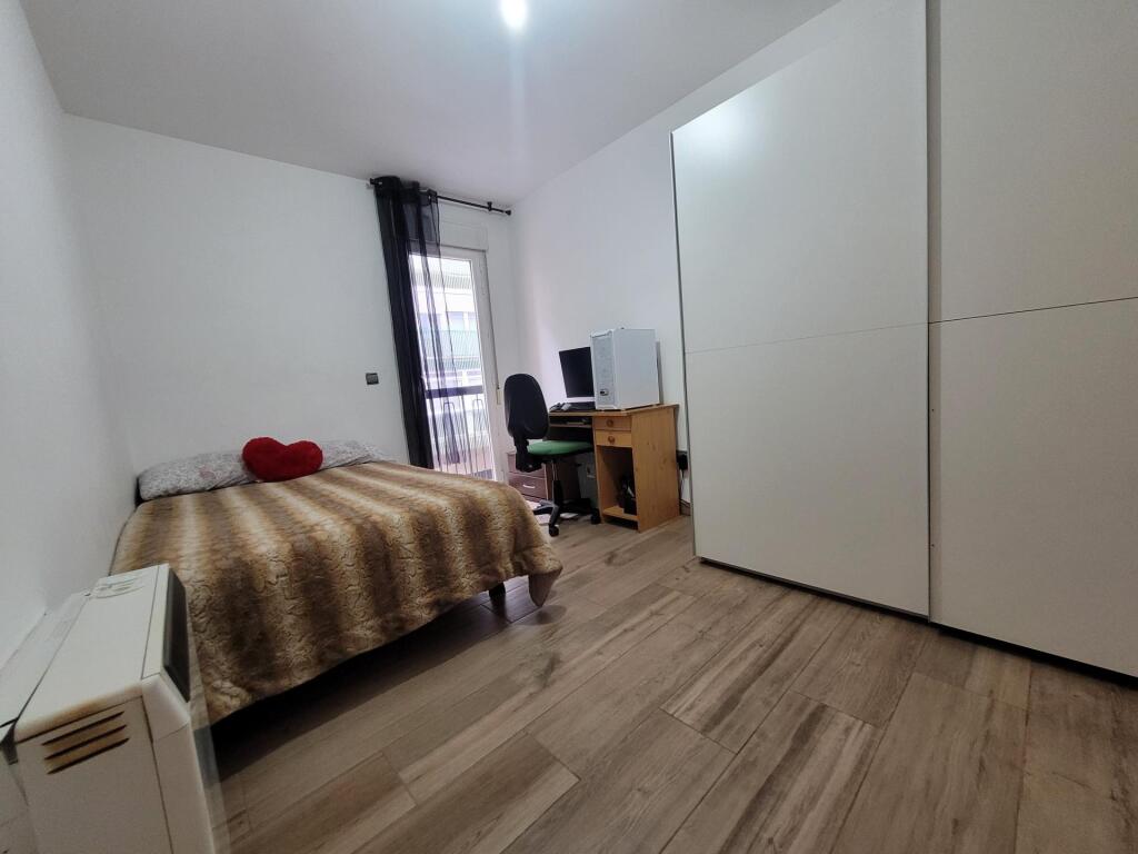 Imagen 4 de OPORTUNIDAD!!! SE VENDE PISO EN ARZOBISPO MARCELO GONZALEZ