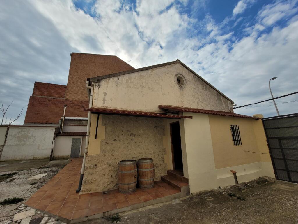 Imagen 3 de VENDEMOS CASA TOTALMENTE REFORMADA EN ARRABAL DE PORTILLO.