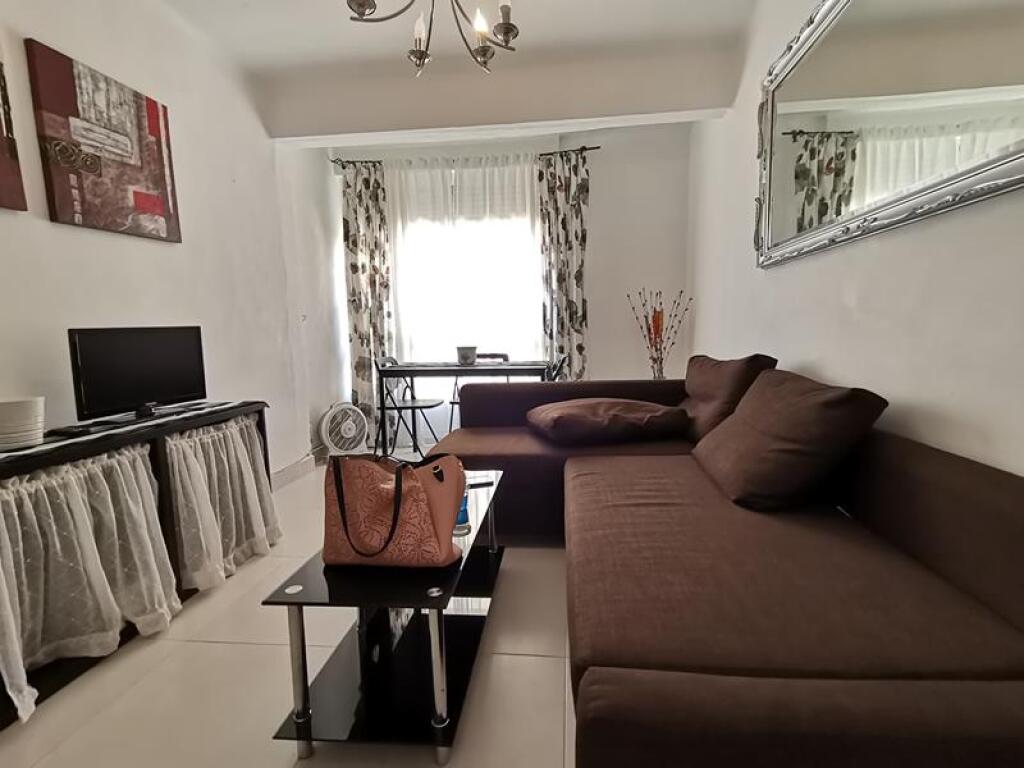 Imagen 3 de ESTUPENDA VIVIENDA DE DOS DORMITORIOS TOTALMENTE REFORMADA