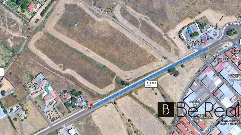 Imagen 3 de CHALET CON TERRENO EN BADAJOZ
