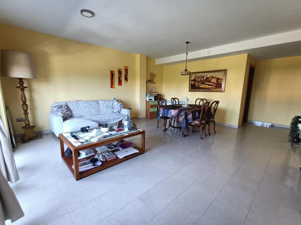 Imagen 3 de Casa de 3 plantas en venta en Pineda de Mar