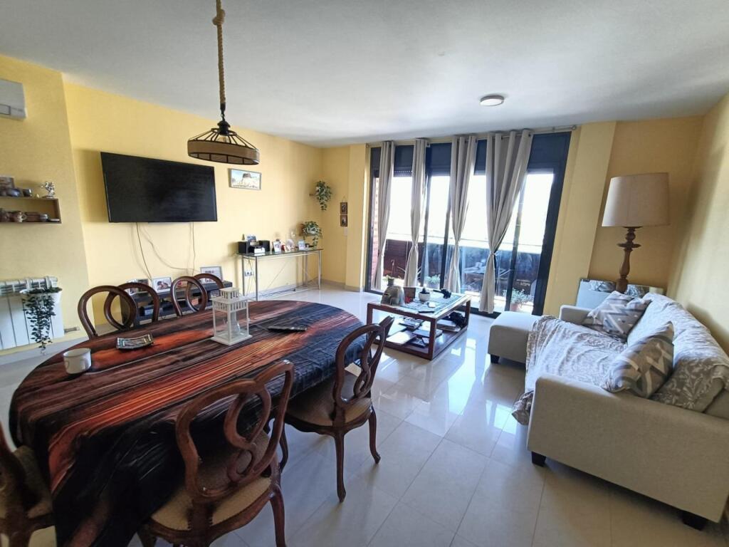 Imagen 4 de Casa de 3 plantas en venta en Pineda de Mar