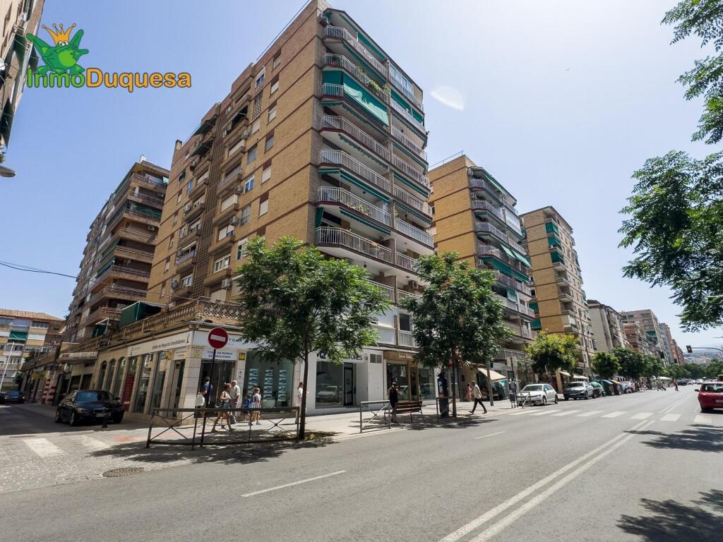 Imagen 3 de Piso REFORMADO con aparcamiento incluido en Vergeles.