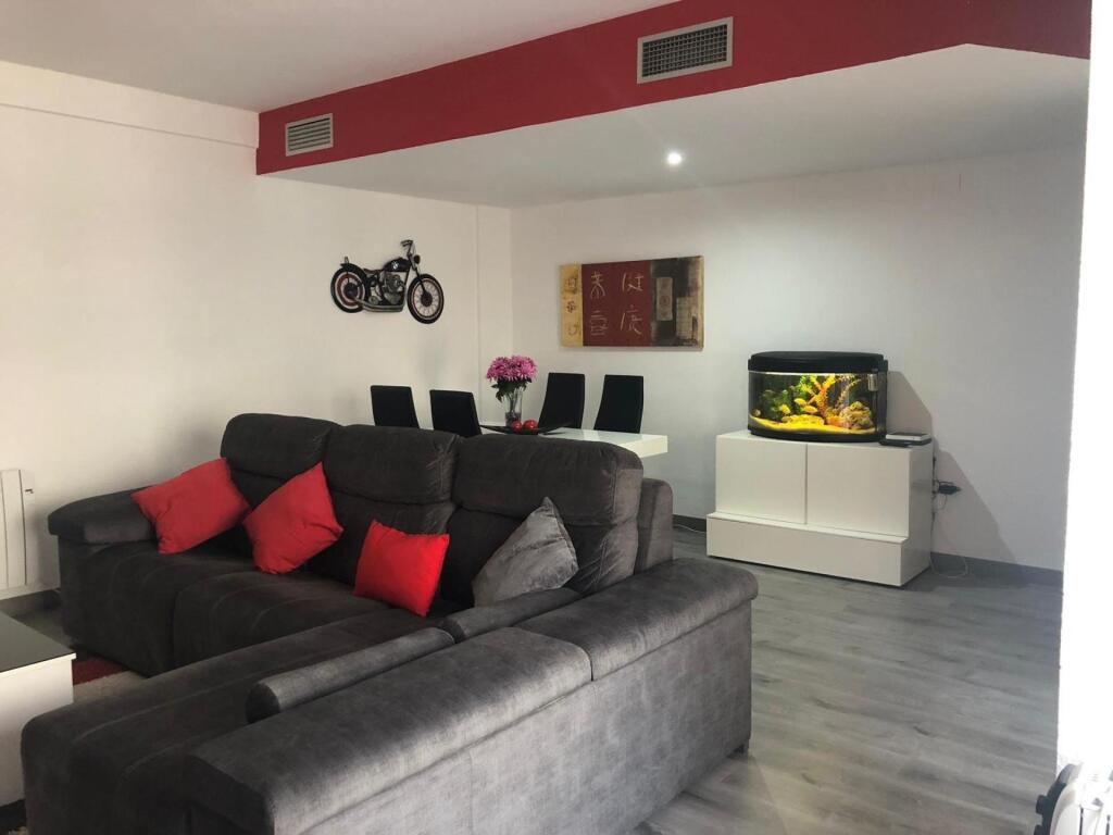 Imagen 3 de ¡Oportunidad en Urbanización Guadiana! Chalet adosado