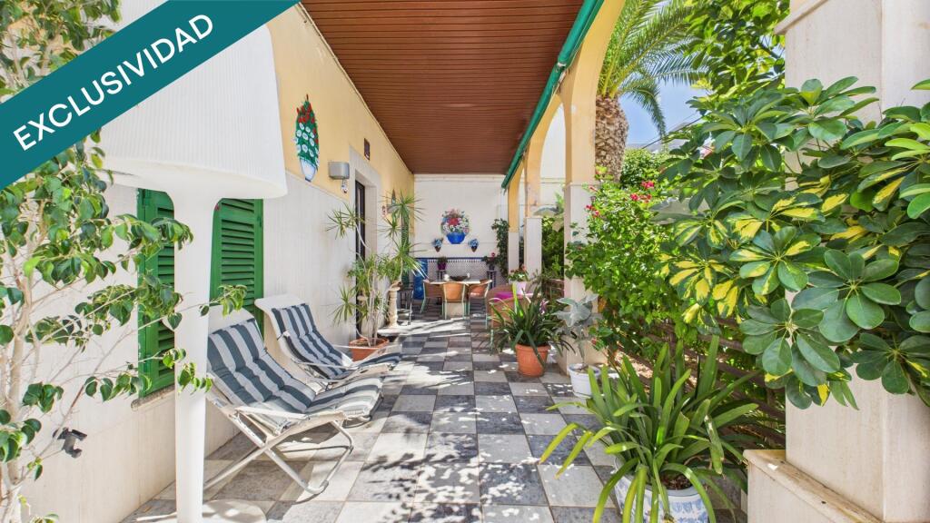Imagen 2 de Magnífica casa auténtica a 50m del mar - Cala Estancia.