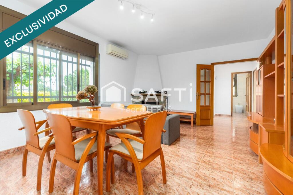 Imagen 4 de Casa a cuatro vientos con pista de tenis privada.