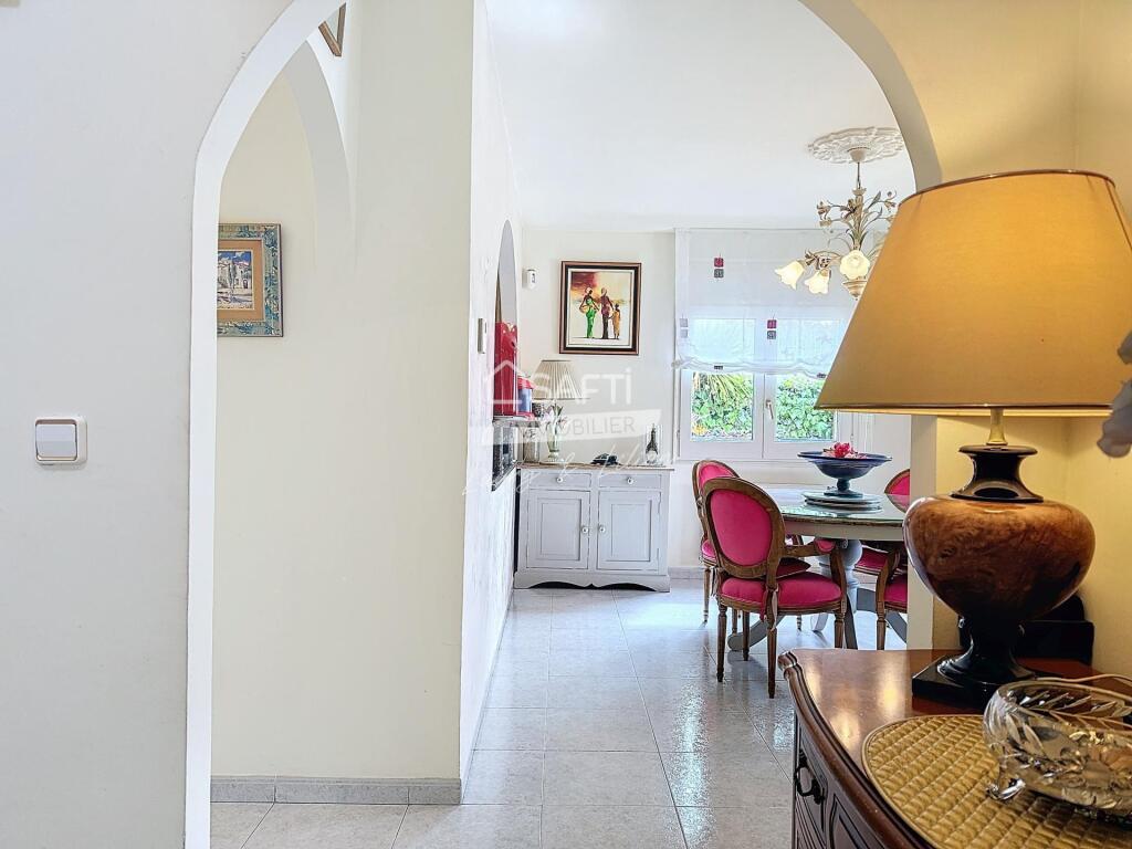 Imagen 4 de OPORTUNIDAD ! Casa de 4 habitaciones en el centro de Empuriabrava