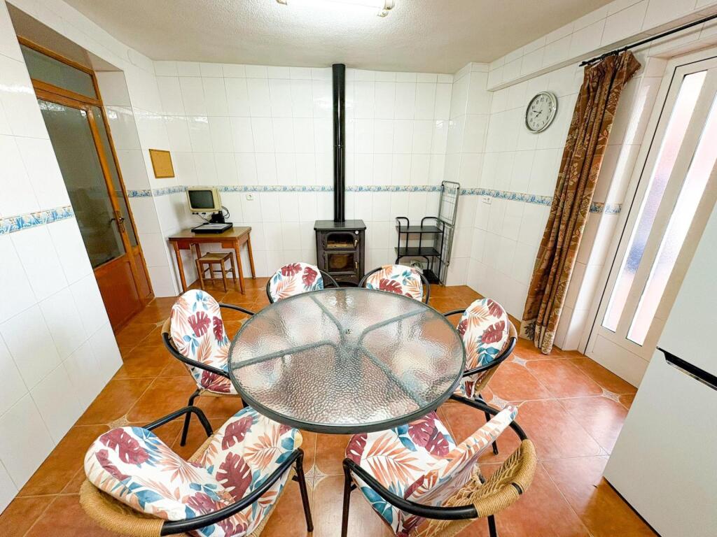 Imagen 2 de Hazlo tuyo: Encantadora casa de dos plantas con patio privado en Molina de Segura.
