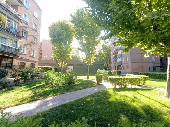 Imagen 1 de Casa-Chalet en Venta en Madrid Madrid BARAJAS
