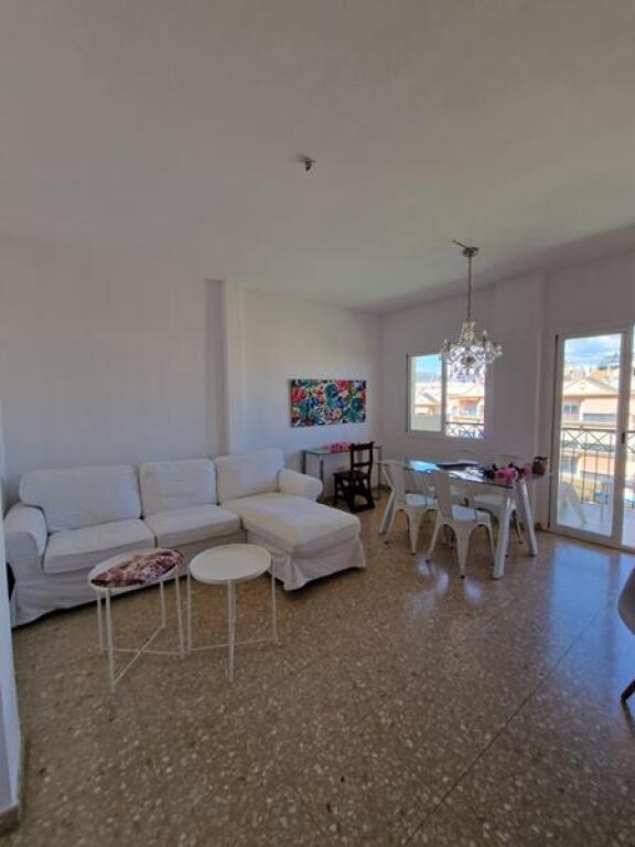 Imagen 2 de AMPLIA VIVIENDA EN UNA DE LAS MEJORES ZONAS DE ESTEPONA