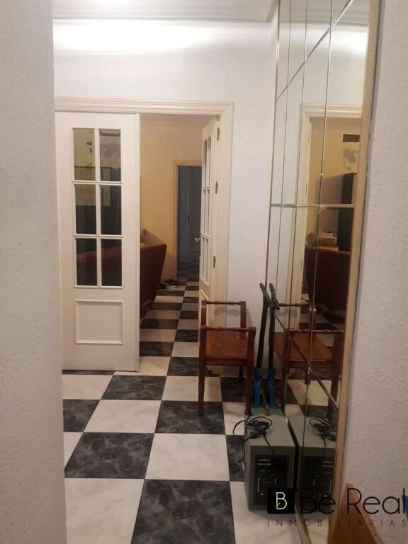 Imagen 2 de ESPACIOSO PISO EN CALLE AYALA
