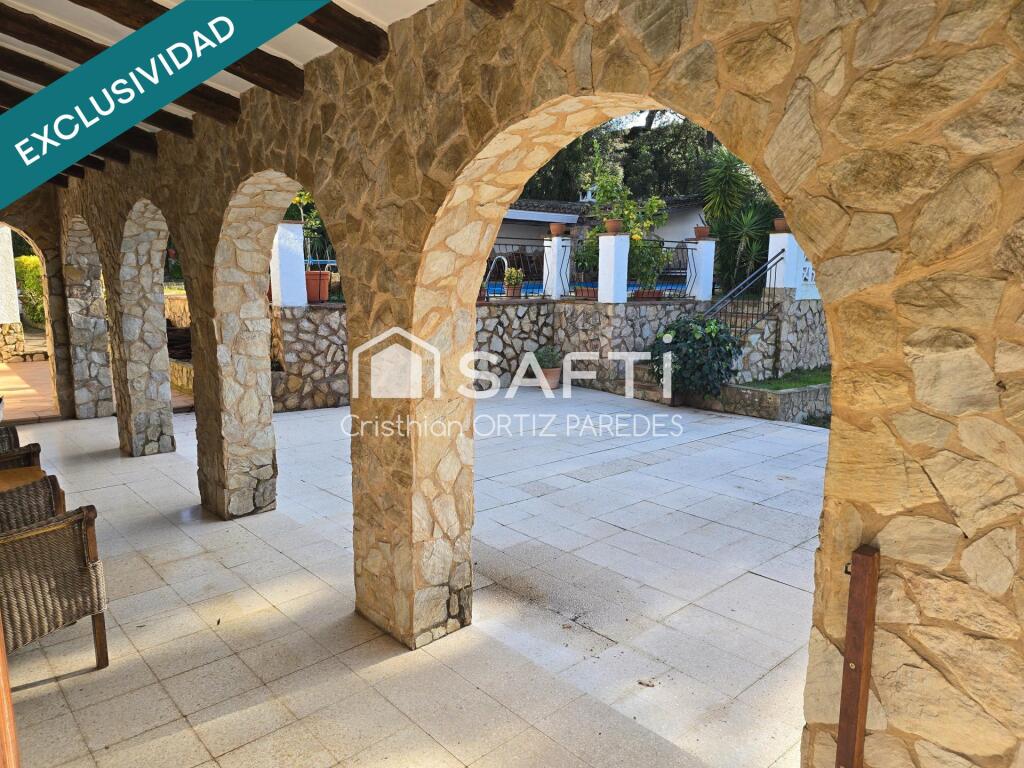 Imagen 2 de Casa tradicional de 5 habitaciones en una parcela de 2014 m².