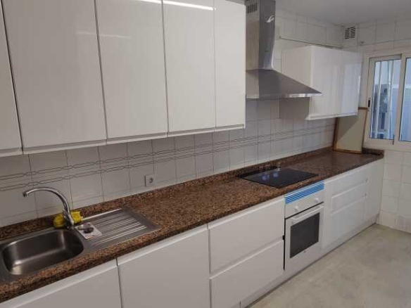 Imagen 4 de EN VENTA ESPECTACULAR CASA ADOSADA EN MARINA DE CASARES.