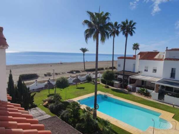 Imagen 1 de EN VENTA ESPECTACULAR CASA ADOSADA EN MARINA DE CASARES. - El Club del Propietario Imagen 1 de EN VENTA ESPECTACULAR CASA ADOSADA EN MARINA DE CASARES.