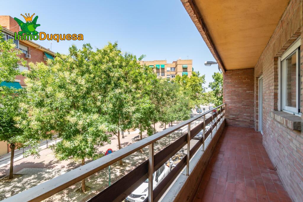 Imagen 4 de Piso en el Barrio de la Cruz con 4 Dorm.