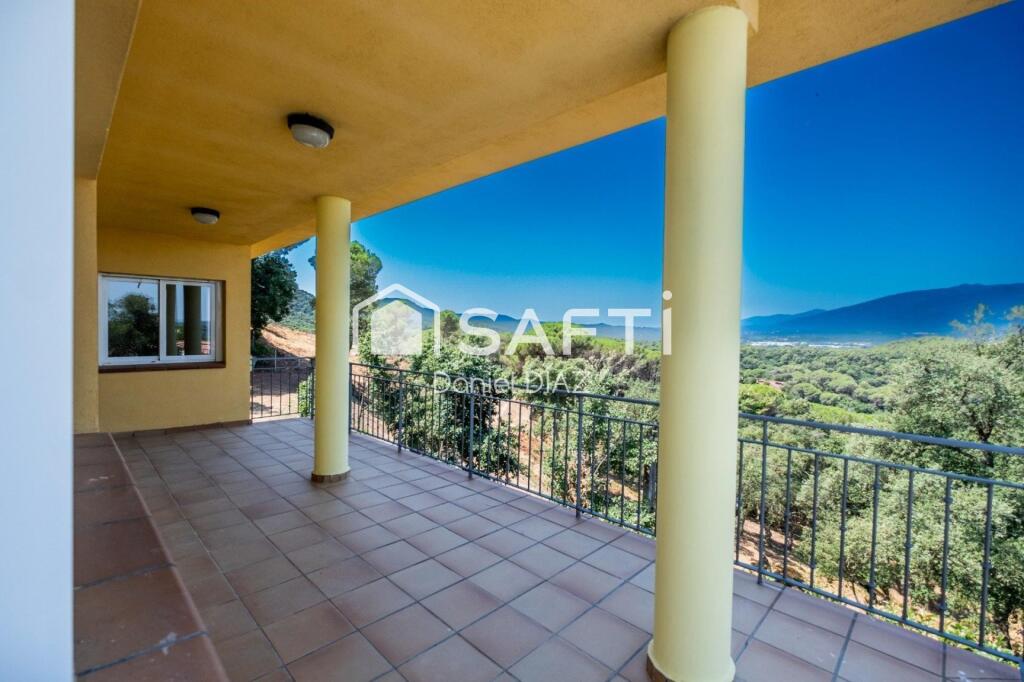 Imagen 2 de ESPECTACULAR CHALET CON INCREIBLES VISTAS