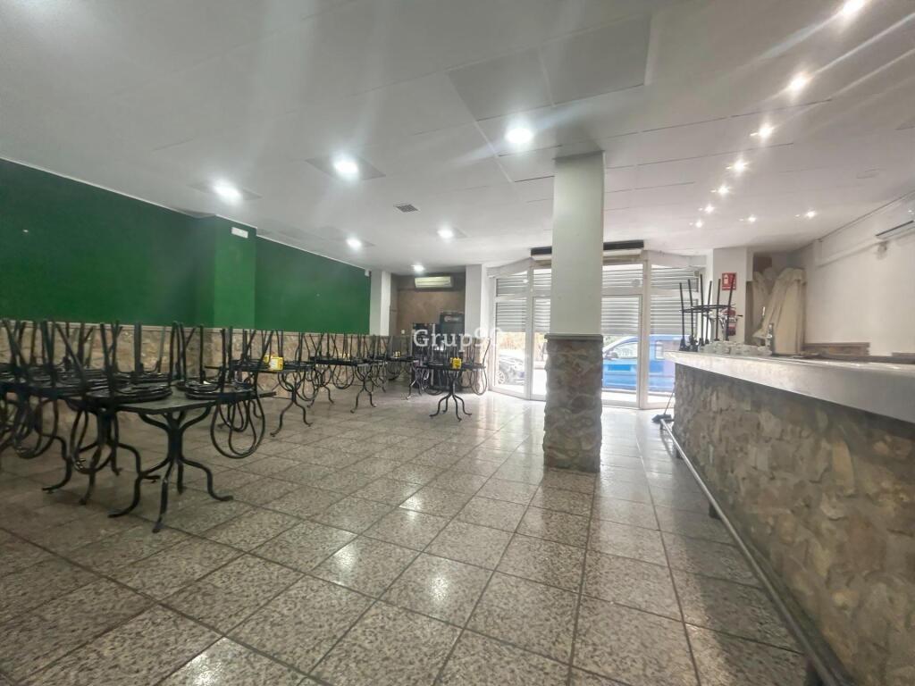 Imagen 2 de Se vende local comercial a pie de calle en Pardinyes – listo para empezar a trabajar