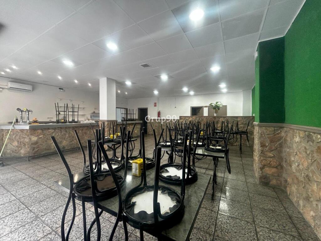 Imagen 3 de Se vende local comercial a pie de calle en Pardinyes – listo para empezar a trabajar