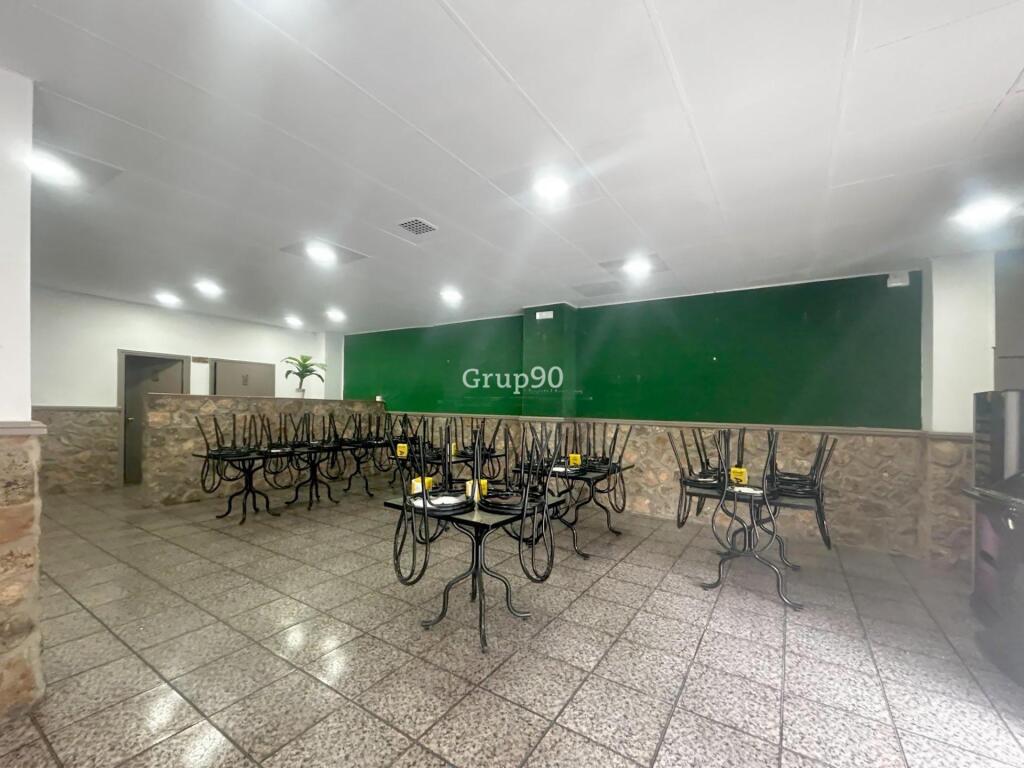 Imagen 4 de Se vende local comercial a pie de calle en Pardinyes – listo para empezar a trabajar