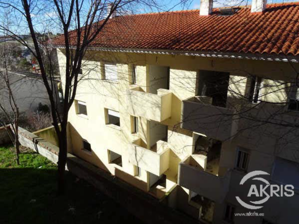 Imagen 2 de 10 chalets y edificio de 6 pisos en venta en Recas