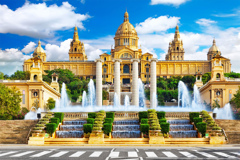 Imagen 4 de BARCELONA. Finca de apartamentos turísticos. En perfecto estado.