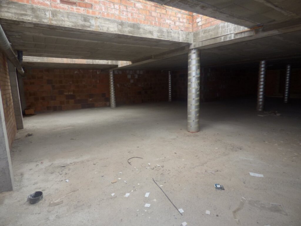 Imagen 3 de LOCAL DE 330m2 EN ALQUILER EN EL CENTRO DE MANRESA DIÁFANO