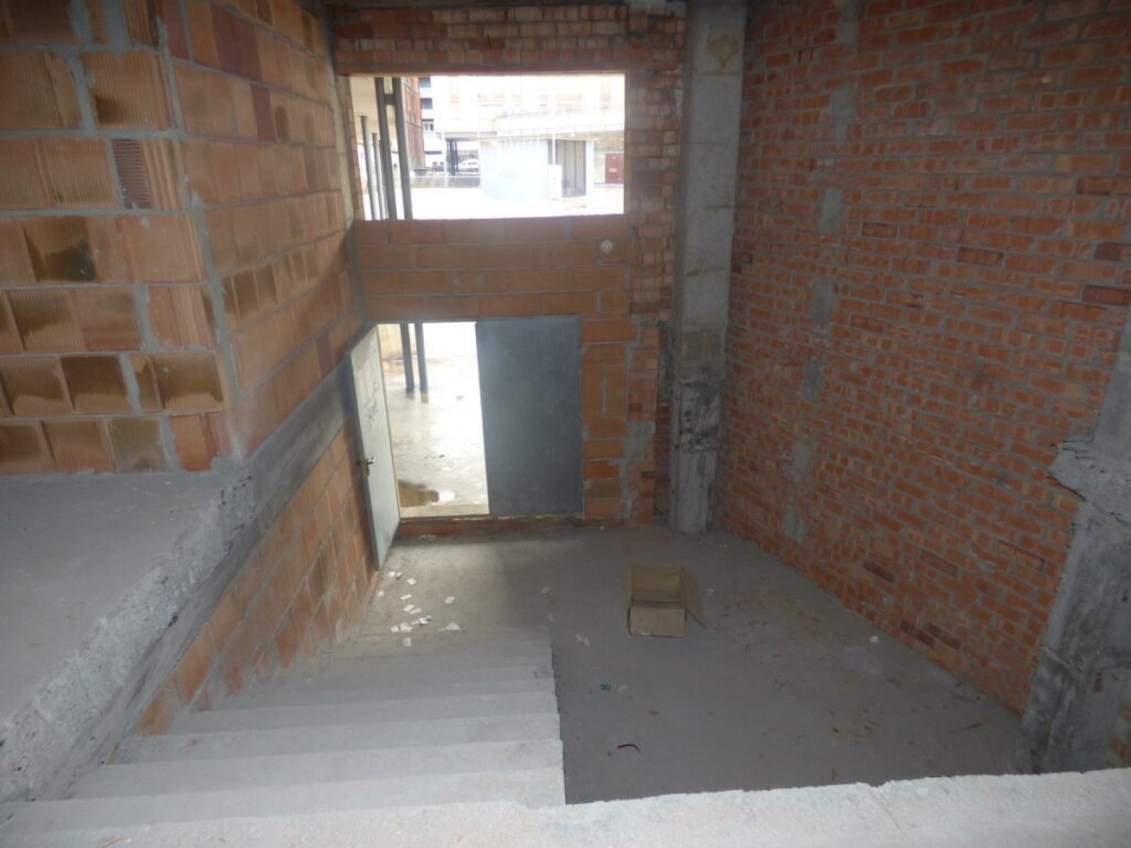 Imagen 4 de LOCAL DE 330m2 EN ALQUILER EN EL CENTRO DE MANRESA DIÁFANO