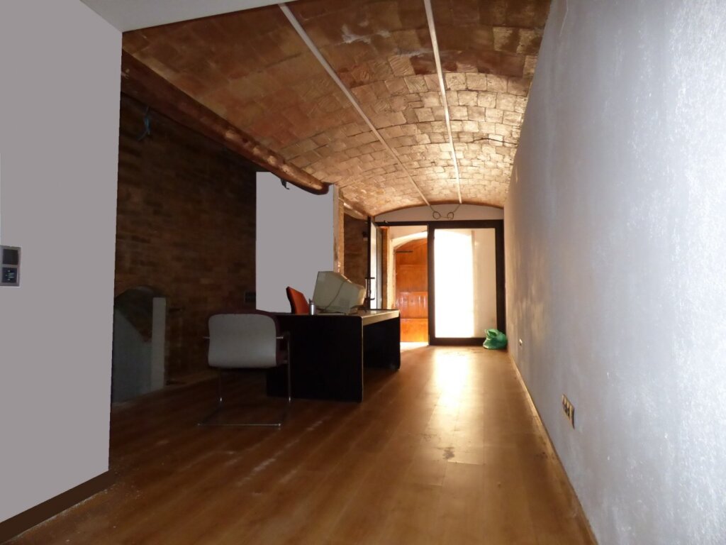 Imagen 2 de LOCAL A PIE DE CALLE Y REFORMADO EN VENTA EN SURIA
