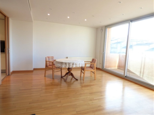 Imagen 3 de IMPRESIONANTE CASA CON ASCENSOR EN MANRESA IDEAL PARA FAMILIAS NUMEROSAS EN VENTA