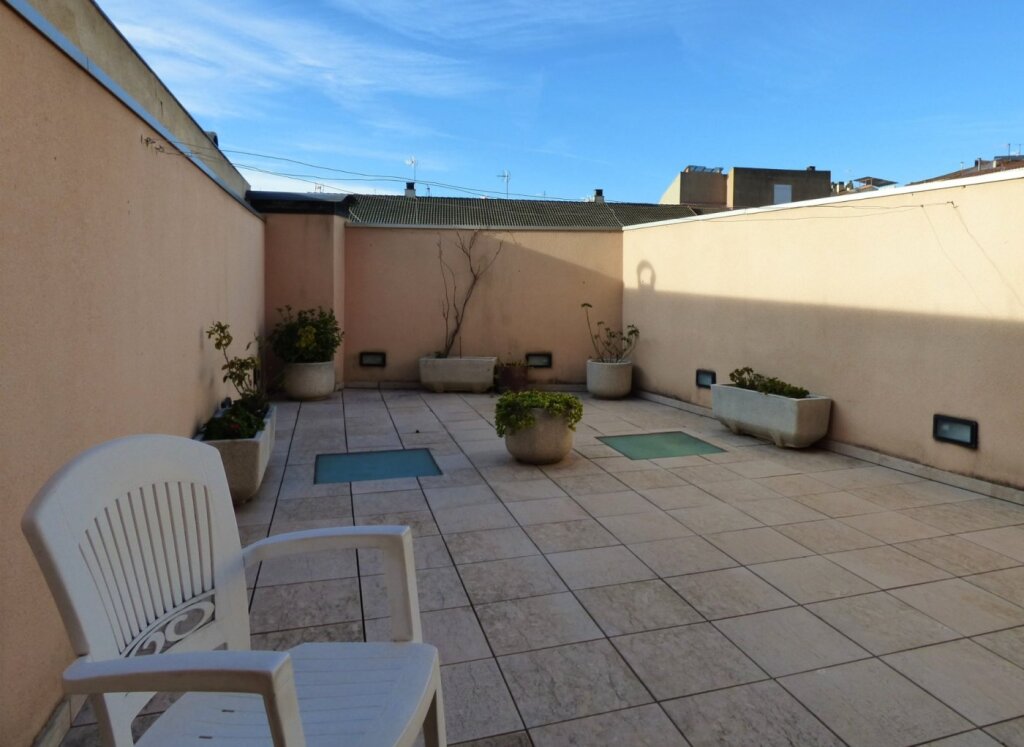 Imagen 4 de IMPRESIONANTE CASA CON ASCENSOR EN MANRESA IDEAL PARA FAMILIAS NUMEROSAS EN VENTA