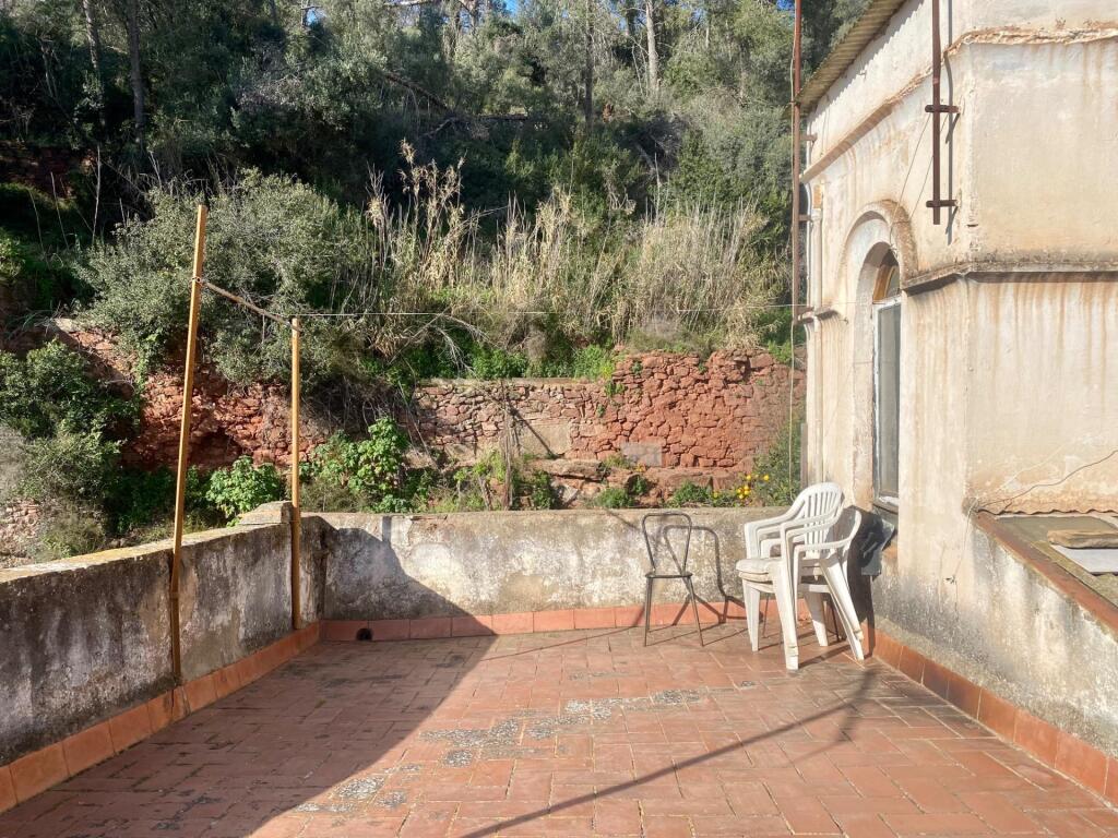 Imagen 3 de Casa de 1910 con patio en el centro de Cervelló