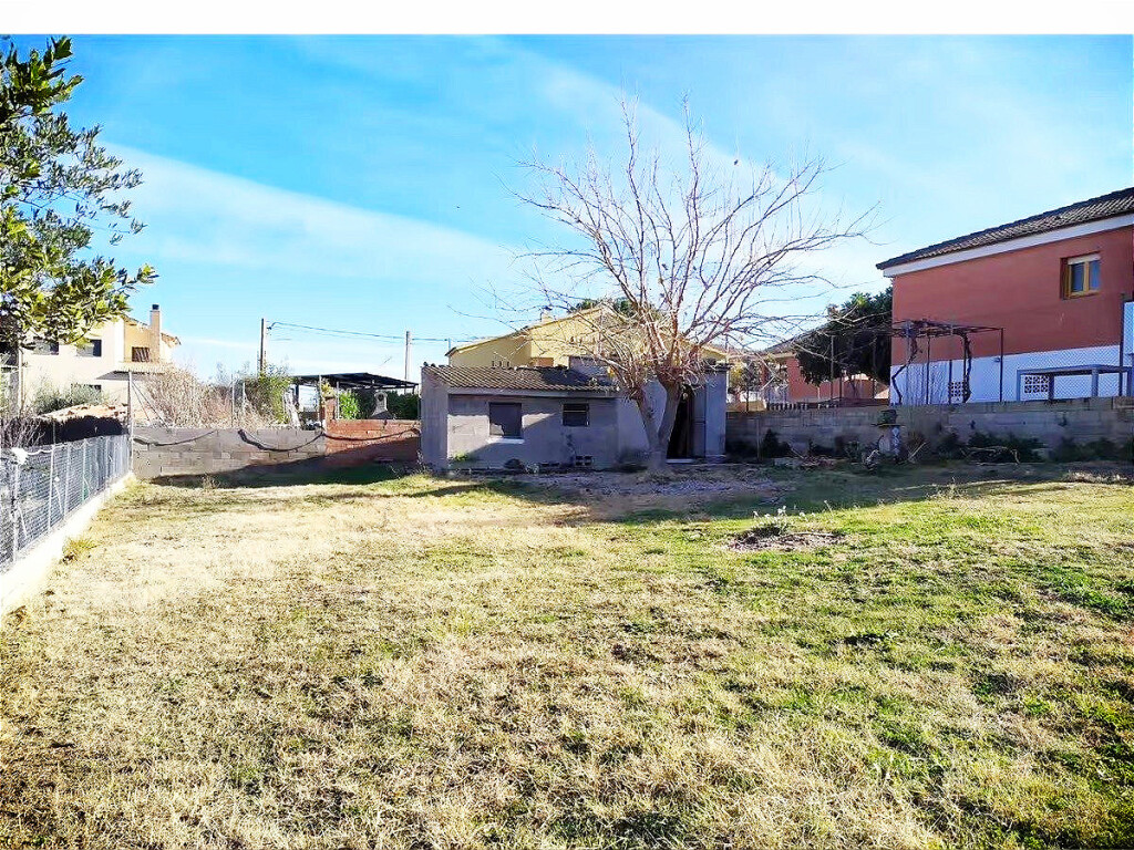 Imagen 3 de TERRENO EN CASTELLGALÍ CON VISTAS A MONTSERRAT PERFECTO PARA EDIFICAR.
