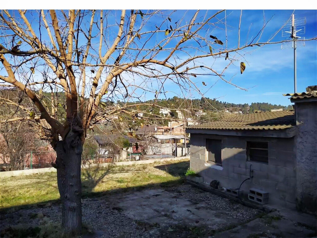 Imagen 4 de TERRENO EN CASTELLGALÍ CON VISTAS A MONTSERRAT PERFECTO PARA EDIFICAR.